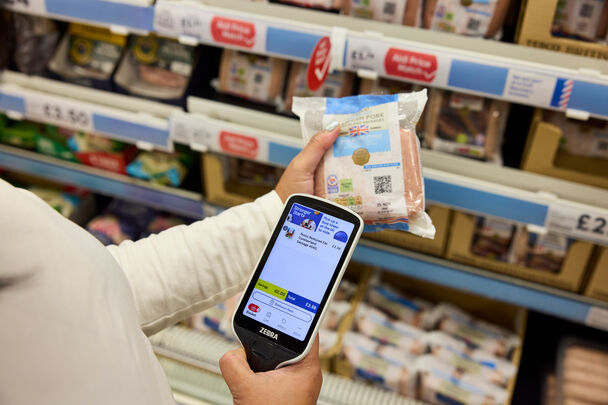 Η Tesco οδηγεί τη νέα εποχή για τα σούπερ μάρκετ, κάνοντας τη μετάβαση προς τα QR codes που βασίζονται στα πρότυπα GS1